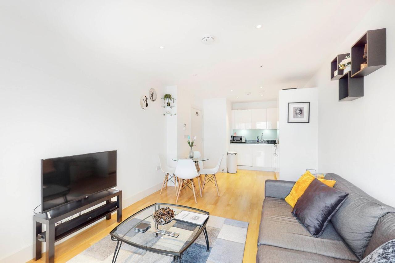 Lovely 1 Bed Apartment In Streatham London Eksteriør billede